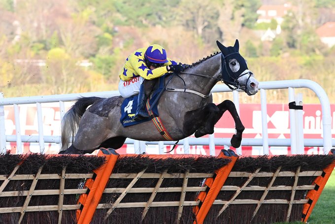 IL Etait Temps impressive on debut over fences…